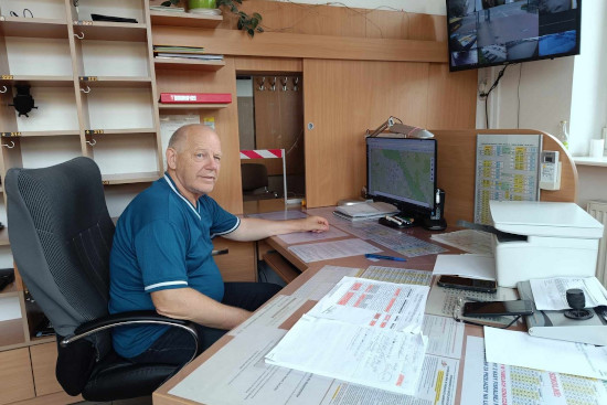 Pan Krzysztof Prusiński na dyspozytorni MPK